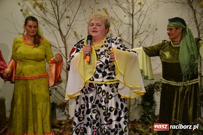 Zdjęcie w galerii na portalu naszraciborz.pl: Graj piękny Cyganie - program rozrywkowy na Zamku Piastowskim  wiadomości z regionu