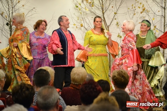 Zdjęcie w galerii na portalu naszraciborz.pl: Graj piękny Cyganie - program rozrywkowy na Zamku Piastowskim  wiadomości z regionu