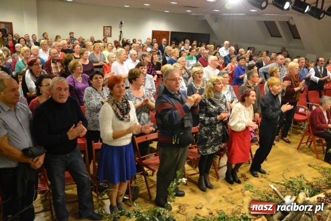 Zdjęcie w galerii na portalu naszraciborz.pl: Graj piękny Cyganie - program rozrywkowy na Zamku Piastowskim  wiadomości z regionu