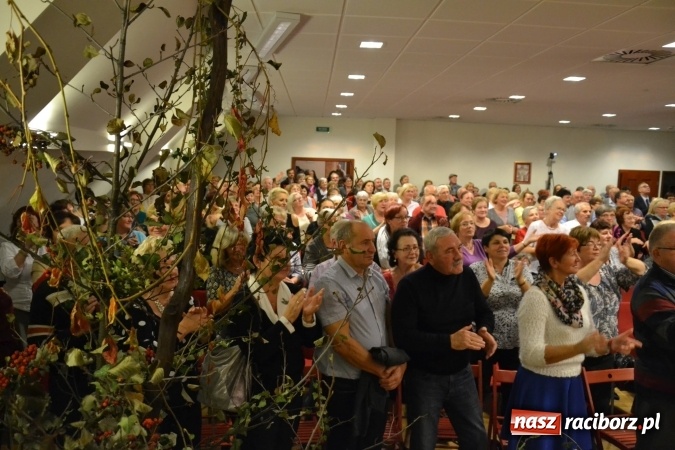 Zdjęcie w galerii na portalu naszraciborz.pl: Graj piękny Cyganie - program rozrywkowy na Zamku Piastowskim  wiadomości z regionu