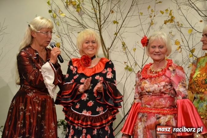 Zdjęcie w galerii na portalu naszraciborz.pl: Graj piękny Cyganie - program rozrywkowy na Zamku Piastowskim  wiadomości z regionu