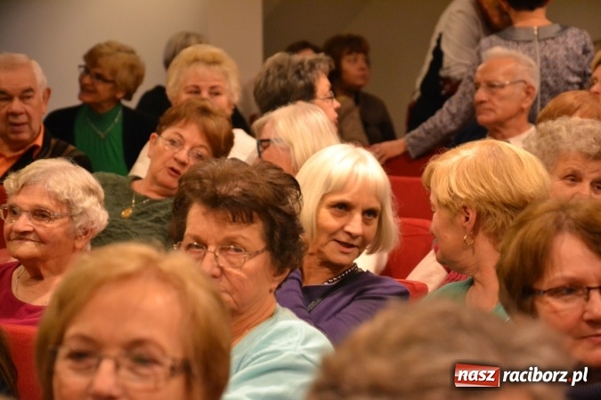 Zdjęcie w galerii na portalu naszraciborz.pl: Graj piękny Cyganie - program rozrywkowy na Zamku Piastowskim  wiadomości z regionu