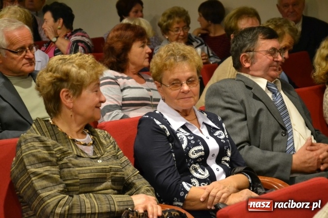 Zdjęcie w galerii na portalu naszraciborz.pl: Graj piękny Cyganie - program rozrywkowy na Zamku Piastowskim  wiadomości z regionu