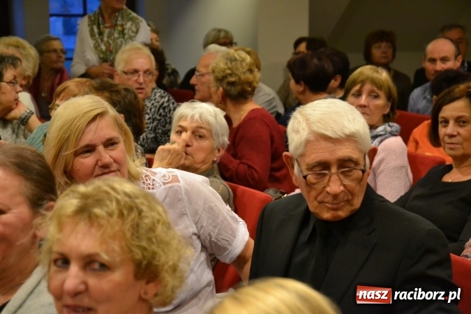 Zdjęcie w galerii na portalu naszraciborz.pl: Graj piękny Cyganie - program rozrywkowy na Zamku Piastowskim  wiadomości z regionu