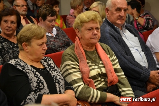 Zdjęcie w galerii na portalu naszraciborz.pl: Graj piękny Cyganie - program rozrywkowy na Zamku Piastowskim  wiadomości z regionu