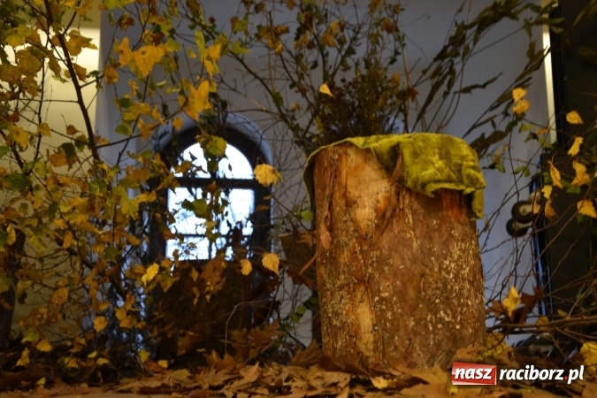 Zdjęcie w galerii na portalu naszraciborz.pl: Graj piękny Cyganie - program rozrywkowy na Zamku Piastowskim  wiadomości z regionu