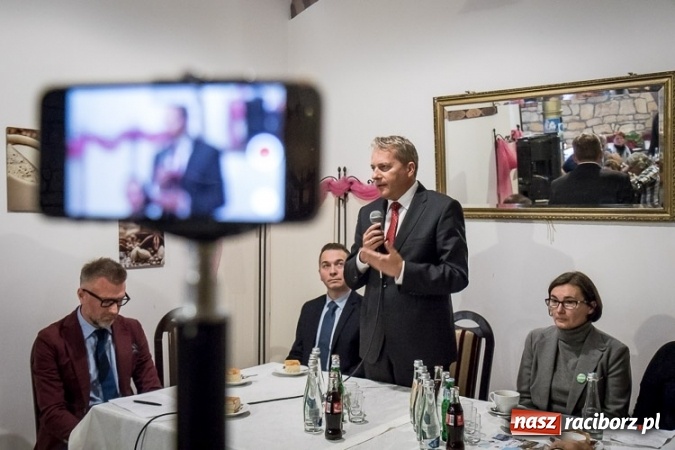 Zdjęcie w galerii na portalu naszraciborz.pl: Smog bez granic - debata o czystym powietrzu wiadomości z regionu