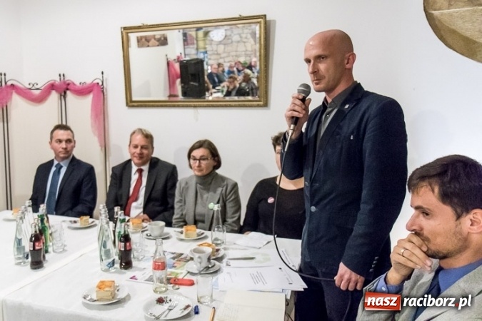 Zdjęcie w galerii na portalu naszraciborz.pl: Smog bez granic - debata o czystym powietrzu wiadomości z regionu