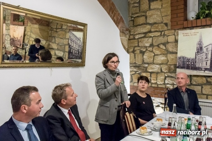 Zdjęcie w galerii na portalu naszraciborz.pl: Smog bez granic - debata o czystym powietrzu wiadomości z regionu