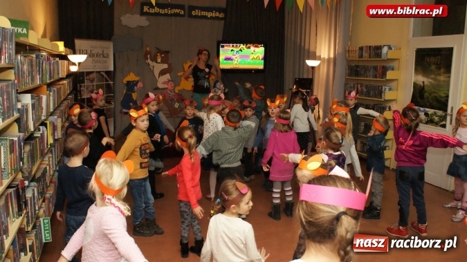 Zdjęcie w galerii na portalu naszraciborz.pl: Urodziny Kubusia Puchatka w bibliotece  wiadomości z regionu