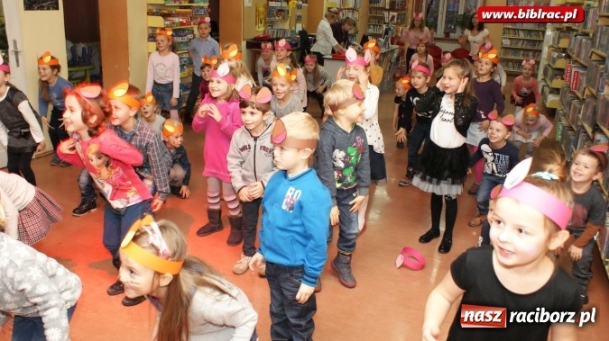 Zdjęcie w galerii na portalu naszraciborz.pl: Urodziny Kubusia Puchatka w bibliotece  wiadomości z regionu