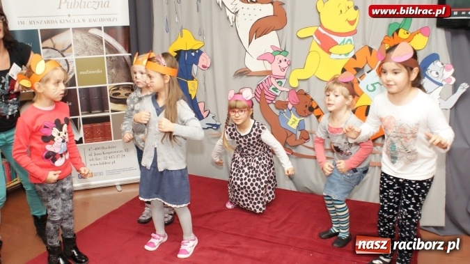 Zdjęcie w galerii na portalu naszraciborz.pl: Urodziny Kubusia Puchatka w bibliotece  wiadomości z regionu