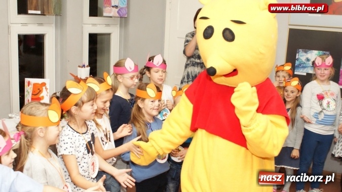 Zdjęcie w galerii na portalu naszraciborz.pl: Urodziny Kubusia Puchatka w bibliotece  wiadomości z regionu