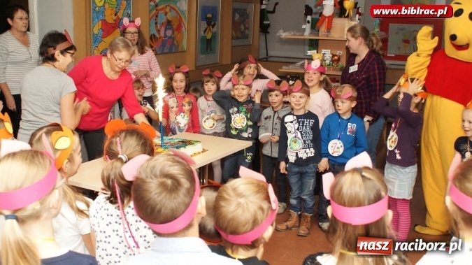 Zdjęcie w galerii na portalu naszraciborz.pl: Urodziny Kubusia Puchatka w bibliotece  wiadomości z regionu
