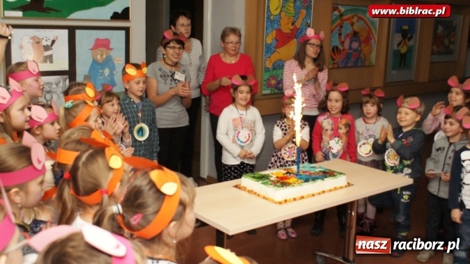 Zdjęcie w galerii na portalu naszraciborz.pl: Urodziny Kubusia Puchatka w bibliotece  wiadomości z regionu