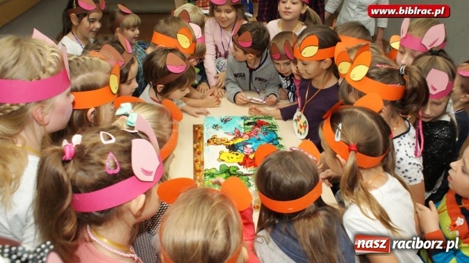 Zdjęcie w galerii na portalu naszraciborz.pl: Urodziny Kubusia Puchatka w bibliotece  wiadomości z regionu