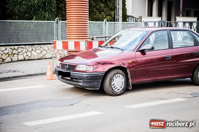 Zdjęcie w galerii na portalu naszraciborz.pl: Zderzenie samochodów w Krzyżanowicach wiadomości z regionu