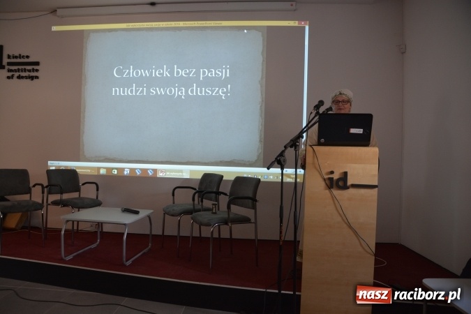 Zdjęcie w galerii na portalu naszraciborz.pl: Nauczycielka z SP 1 na kieleckiej konferencji Nowocześni edukatorzy - pasjonaci z wizją wiadomości z regionu