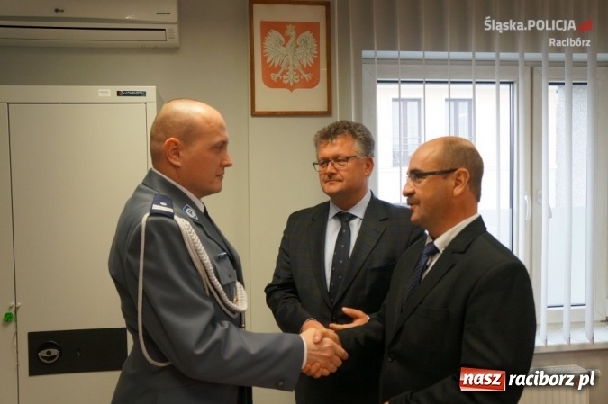 Zdjęcie w galerii na portalu naszraciborz.pl: Zmiany w krzyżanowickim komisariacie - podinsp. Bogdan Gładysz nowym komendantem wiadomości z regionu