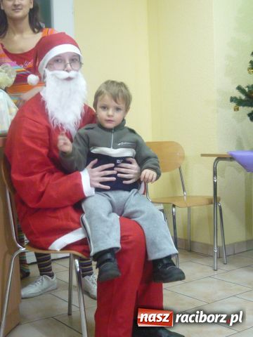Zdjęcie w galerii na portalu naszraciborz.pl: Święty Mikołaj w raciborskim Caritasie wiadomości z regionu