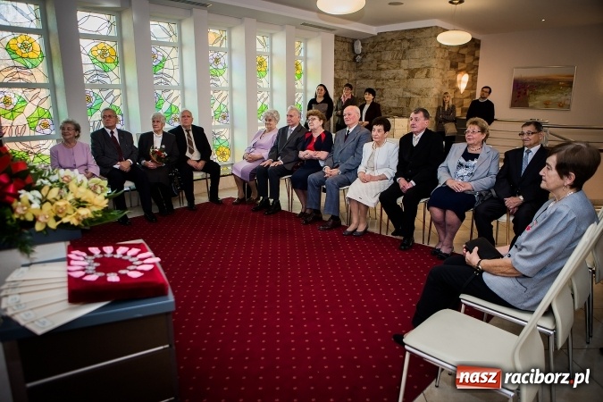 Zdjęcie w galerii na portalu naszraciborz.pl: Od pięćdziesięciu lat razem - złote gody w raciborskim urzędzie stanu cywilnego wiadomości z regionu