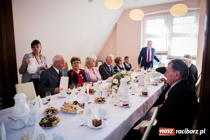 Zdjęcie w galerii na portalu naszraciborz.pl: Od pięćdziesięciu lat razem - złote gody w raciborskim urzędzie stanu cywilnego wiadomości z regionu