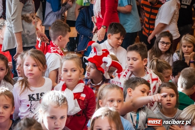 Zdjęcie w galerii na portalu naszraciborz.pl: W SP13 odbyła się uroczysta akademia z okazji Dnia Niepodległości wiadomości z regionu