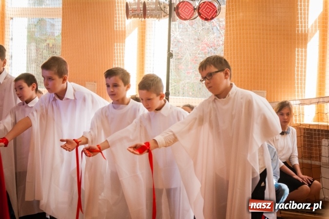 Zdjęcie w galerii na portalu naszraciborz.pl: W SP13 odbyła się uroczysta akademia z okazji Dnia Niepodległości wiadomości z regionu