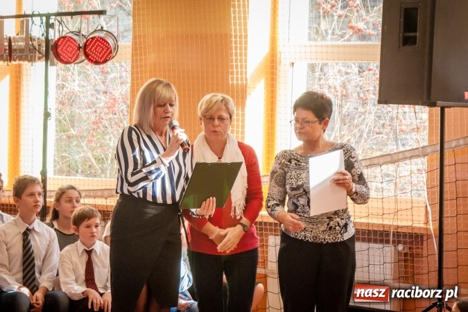 Zdjęcie w galerii na portalu naszraciborz.pl: W SP13 odbyła się uroczysta akademia z okazji Dnia Niepodległości wiadomości z regionu