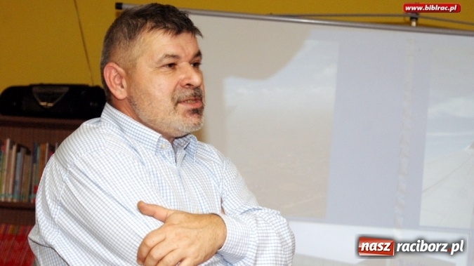 Zdjęcie w galerii na portalu naszraciborz.pl: Andrzej Śliwicki o Sycylii w bibliotece w Markowicach  wiadomości z regionu