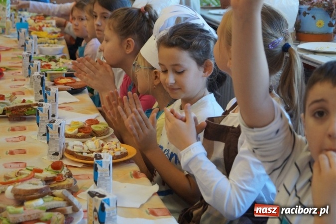 Zdjęcie w galerii na portalu naszraciborz.pl: Daje moc! Odkryli to w szkole w Nędzy wiadomości z regionu