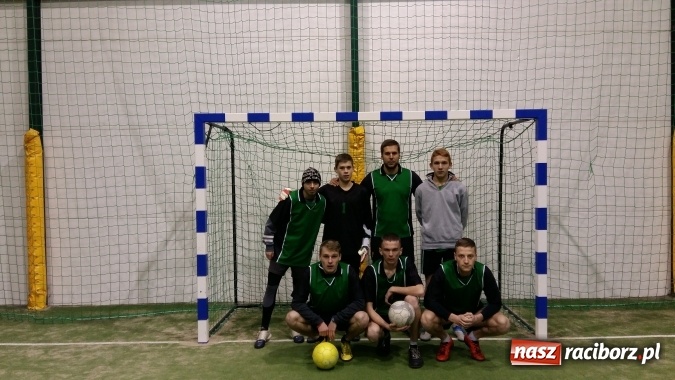 Zdjęcie w galerii na portalu naszraciborz.pl: Inauguracja III edycji Rudzkiej Amatorskiej Ligi Piłki Nożnej Pięcioosobowej wiadomości z regionu
