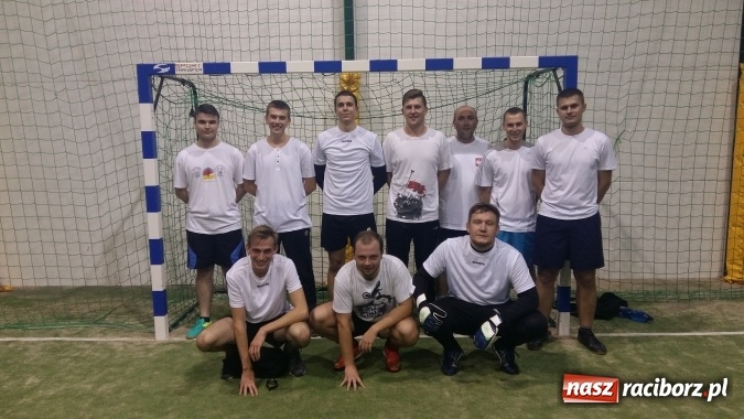 Zdjęcie w galerii na portalu naszraciborz.pl: Inauguracja III edycji Rudzkiej Amatorskiej Ligi Piłki Nożnej Pięcioosobowej wiadomości z regionu