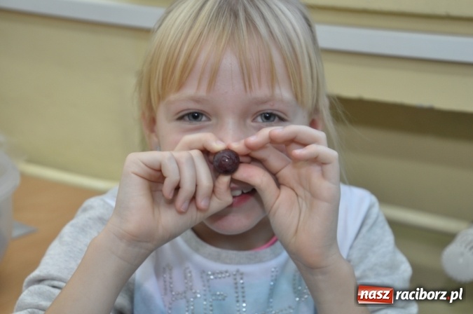 Zdjęcie w galerii na portalu naszraciborz.pl: Śniadania dały im moc! Uczniowie SP18 w ogólnopolskiej akcji wiadomości z regionu