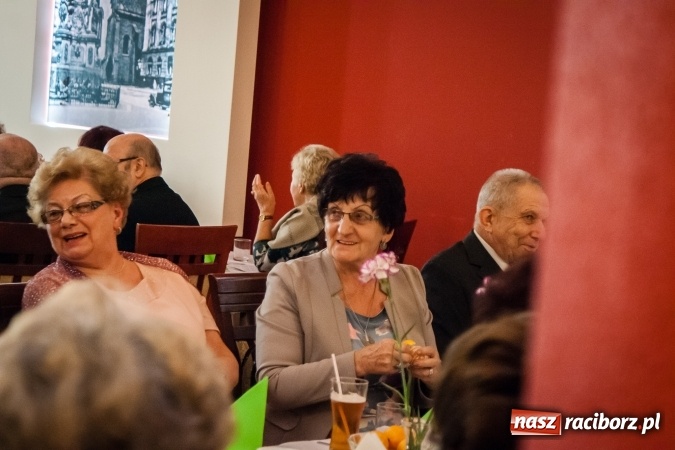 Zdjęcie w galerii na portalu naszraciborz.pl: Seniorzy z naszego miasta świętowali dziś w Raciborskiej wiadomości z regionu