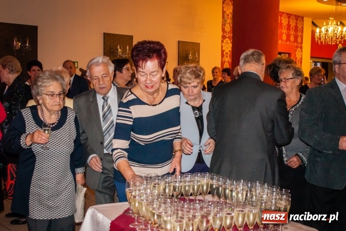 Zdjęcie w galerii na portalu naszraciborz.pl: Seniorzy z naszego miasta świętowali dziś w Raciborskiej wiadomości z regionu