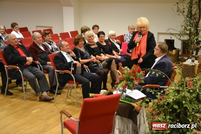 Zdjęcie w galerii na portalu naszraciborz.pl: W zwierciadle satyry - promocja książki Zbigniewa Woźniaka na Zamku Piastowskim wiadomości z regionu