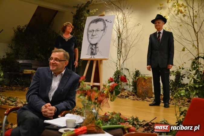 Zdjęcie w galerii na portalu naszraciborz.pl: W zwierciadle satyry - promocja książki Zbigniewa Woźniaka na Zamku Piastowskim wiadomości z regionu