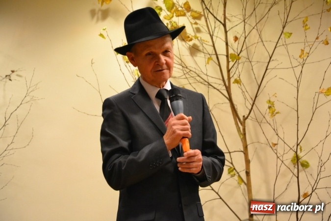 Zdjęcie w galerii na portalu naszraciborz.pl: W zwierciadle satyry - promocja książki Zbigniewa Woźniaka na Zamku Piastowskim wiadomości z regionu