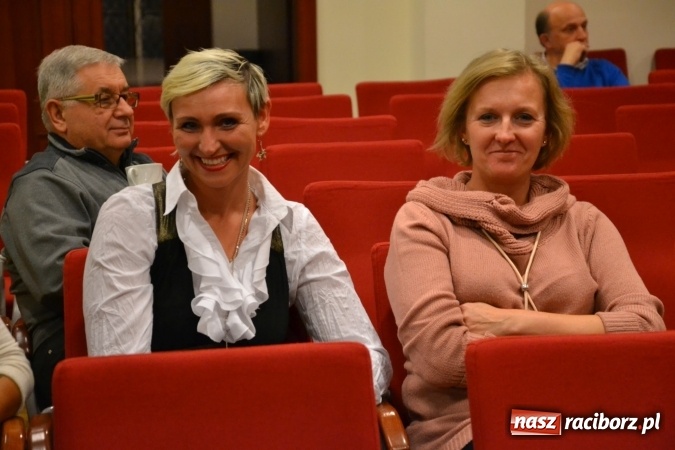 Zdjęcie w galerii na portalu naszraciborz.pl: W zwierciadle satyry - promocja książki Zbigniewa Woźniaka na Zamku Piastowskim wiadomości z regionu