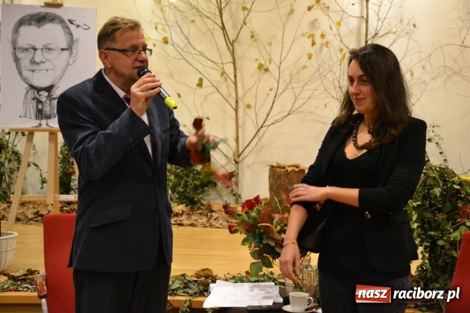 Zdjęcie w galerii na portalu naszraciborz.pl: W zwierciadle satyry - promocja książki Zbigniewa Woźniaka na Zamku Piastowskim wiadomości z regionu