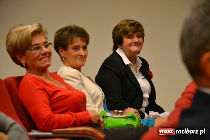 Zdjęcie w galerii na portalu naszraciborz.pl: W zwierciadle satyry - promocja książki Zbigniewa Woźniaka na Zamku Piastowskim wiadomości z regionu