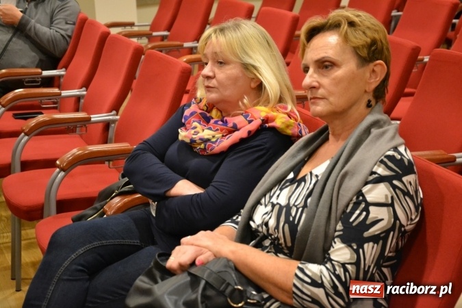 Zdjęcie w galerii na portalu naszraciborz.pl: W zwierciadle satyry - promocja książki Zbigniewa Woźniaka na Zamku Piastowskim wiadomości z regionu