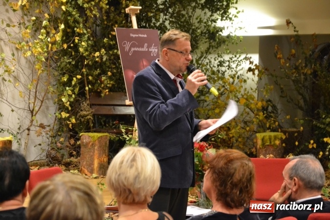 Zdjęcie w galerii na portalu naszraciborz.pl: W zwierciadle satyry - promocja książki Zbigniewa Woźniaka na Zamku Piastowskim wiadomości z regionu