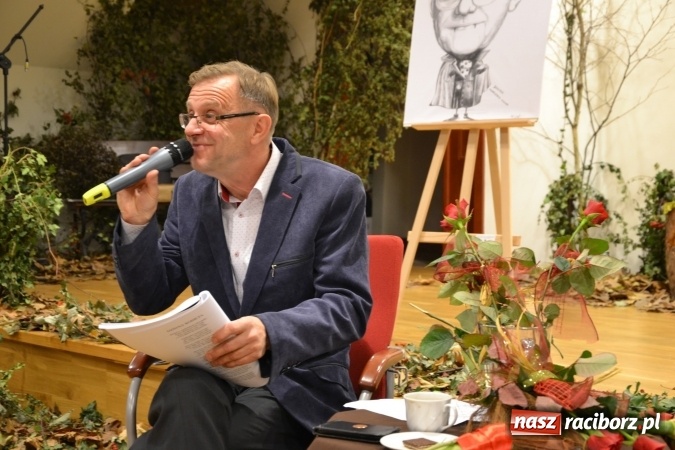Zdjęcie w galerii na portalu naszraciborz.pl: W zwierciadle satyry - promocja książki Zbigniewa Woźniaka na Zamku Piastowskim wiadomości z regionu