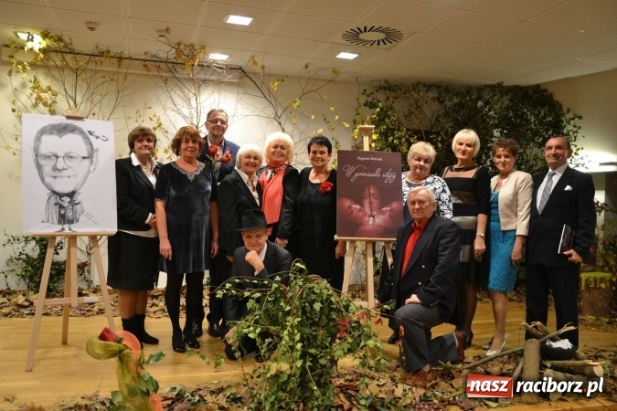 Zdjęcie w galerii na portalu naszraciborz.pl: W zwierciadle satyry - promocja książki Zbigniewa Woźniaka na Zamku Piastowskim wiadomości z regionu