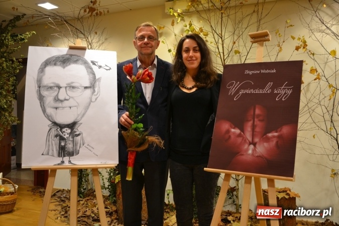 Zdjęcie w galerii na portalu naszraciborz.pl: W zwierciadle satyry - promocja książki Zbigniewa Woźniaka na Zamku Piastowskim wiadomości z regionu