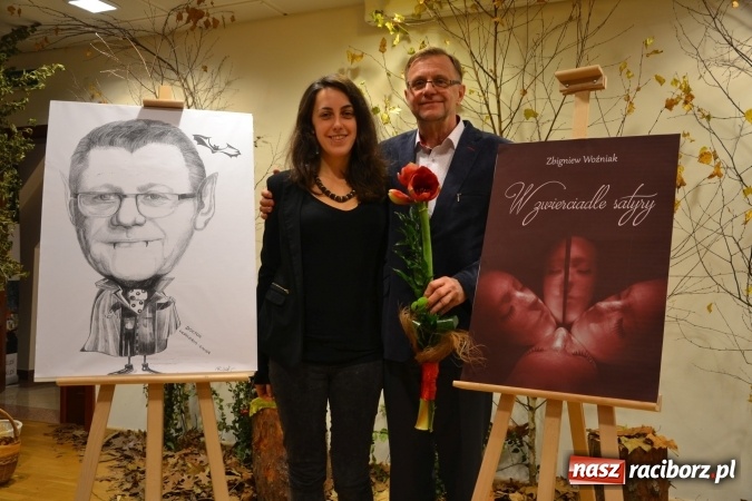 Zdjęcie w galerii na portalu naszraciborz.pl: W zwierciadle satyry - promocja książki Zbigniewa Woźniaka na Zamku Piastowskim wiadomości z regionu