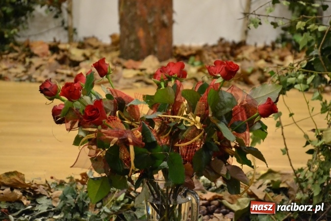 Zdjęcie w galerii na portalu naszraciborz.pl: W zwierciadle satyry - promocja książki Zbigniewa Woźniaka na Zamku Piastowskim wiadomości z regionu