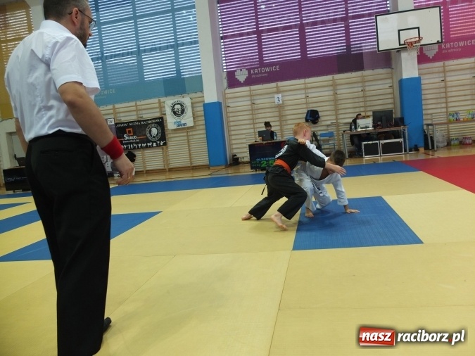 Zdjęcie w galerii na portalu naszraciborz.pl: Łamatorzy przywieźli z Katowic worek medali  wiadomości z regionu